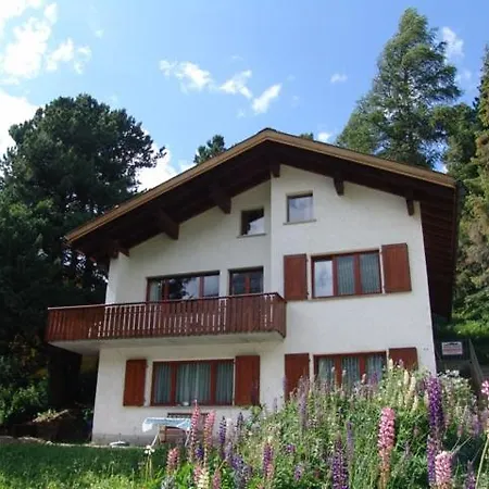 B&B St Moritz Couette-café 3*